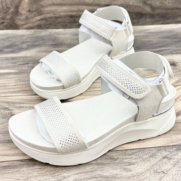 NIB Kenneth Cole Reaction 9M Halsey Hook Loop Rhinestone Platform Sandal Ecru - Picture 3 of 12